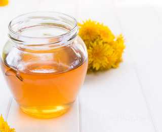 Одуванчиковый мед обладает болеутоляющим, слабительным, смягчающим и противомикробным действием